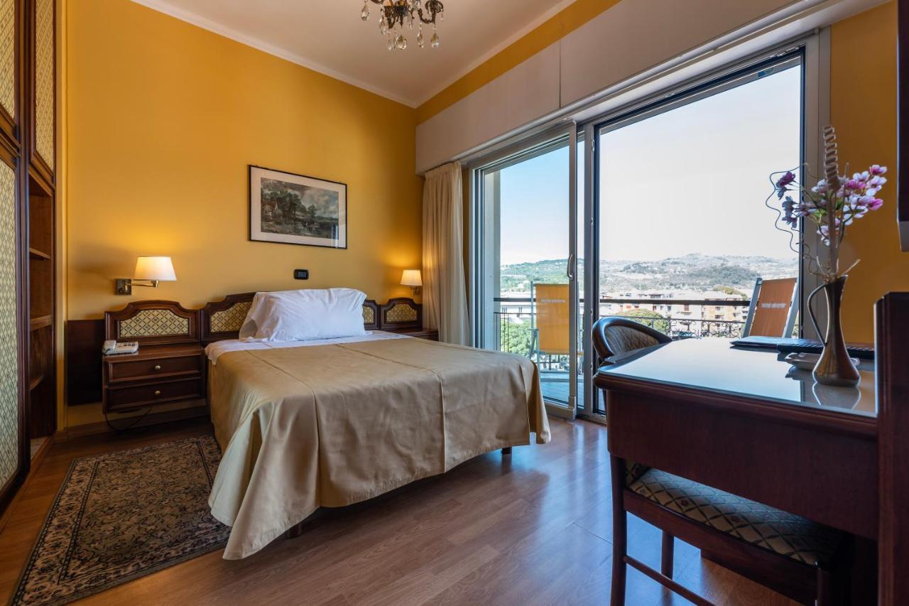 Hotel Bellevue Et Mediterranee Diano Marina Kültér fotó