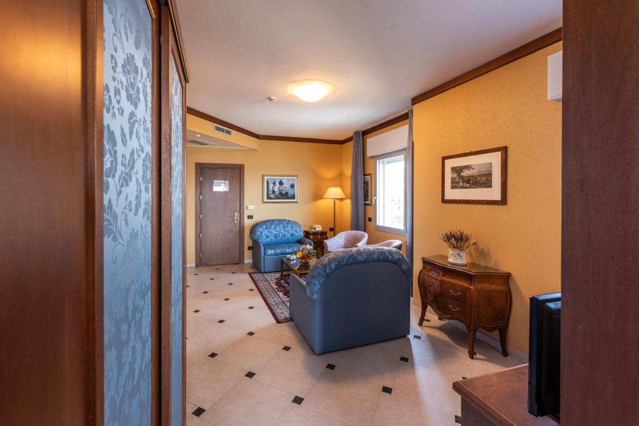 Hotel Bellevue Et Mediterranee Diano Marina Kültér fotó
