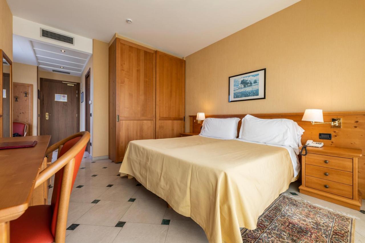Hotel Bellevue Et Mediterranee Diano Marina Kültér fotó