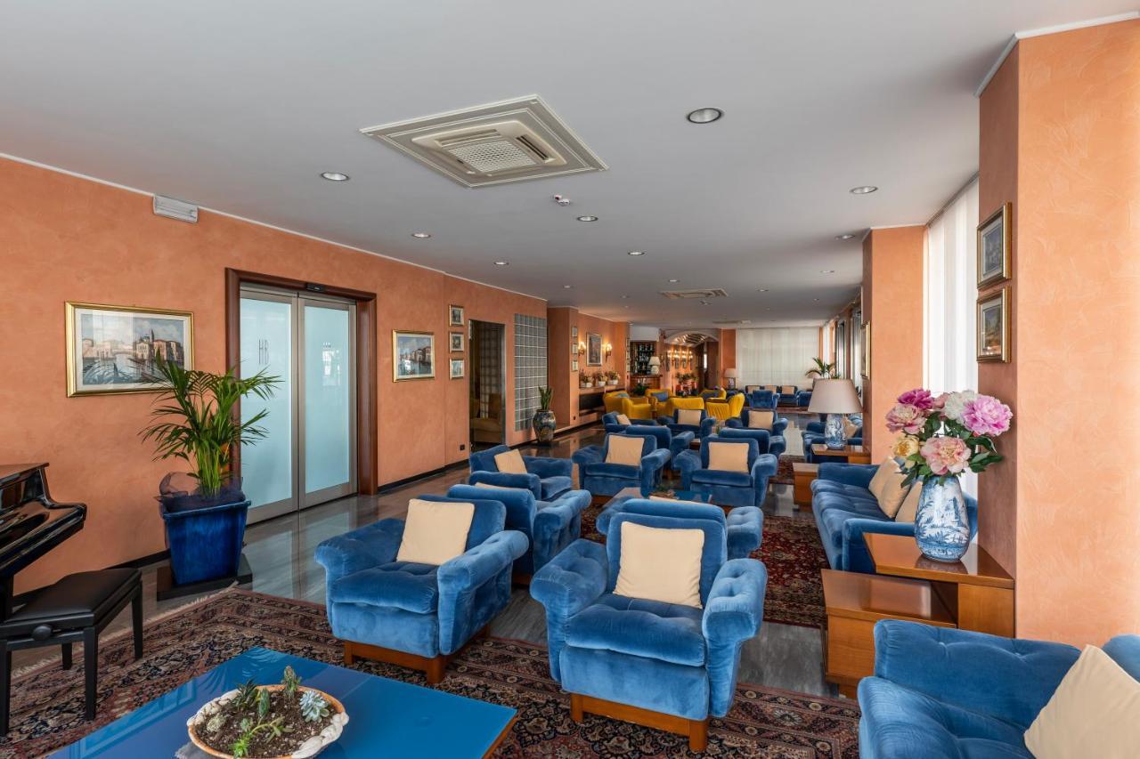 Hotel Bellevue Et Mediterranee Diano Marina Kültér fotó