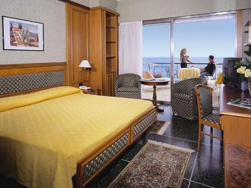 Hotel Bellevue Et Mediterranee Diano Marina Kültér fotó