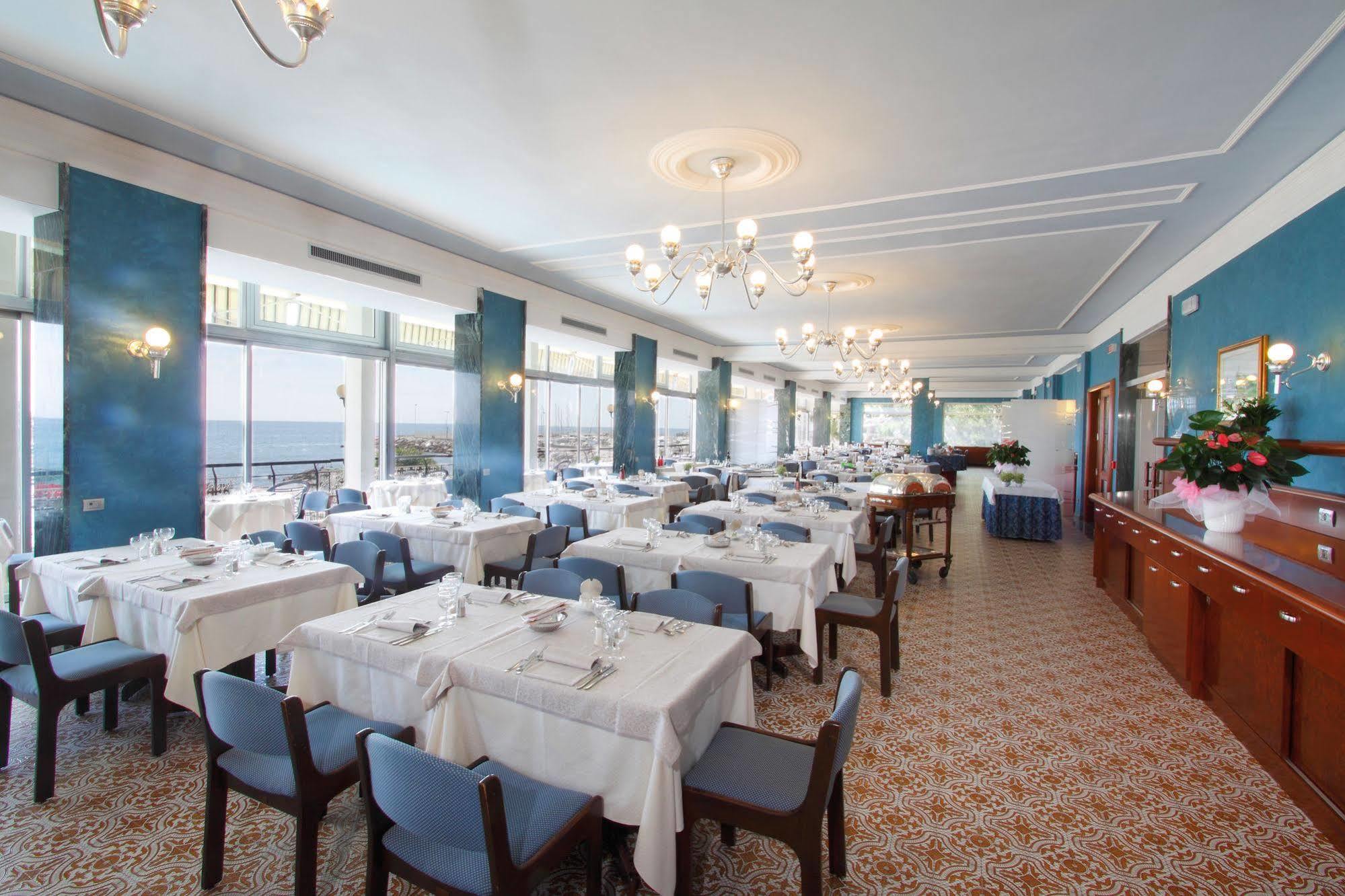 Hotel Bellevue Et Mediterranee Diano Marina Kültér fotó