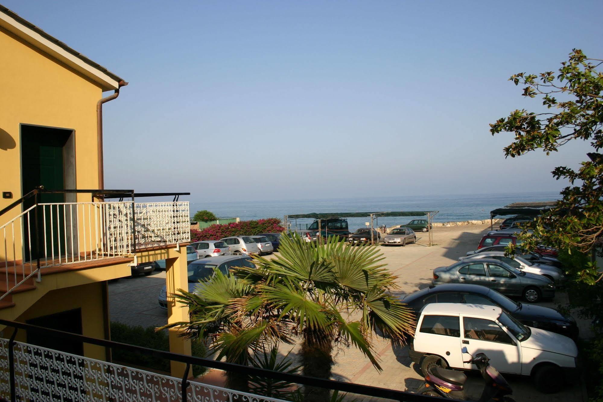 Hotel Bellevue Et Mediterranee Diano Marina Kültér fotó