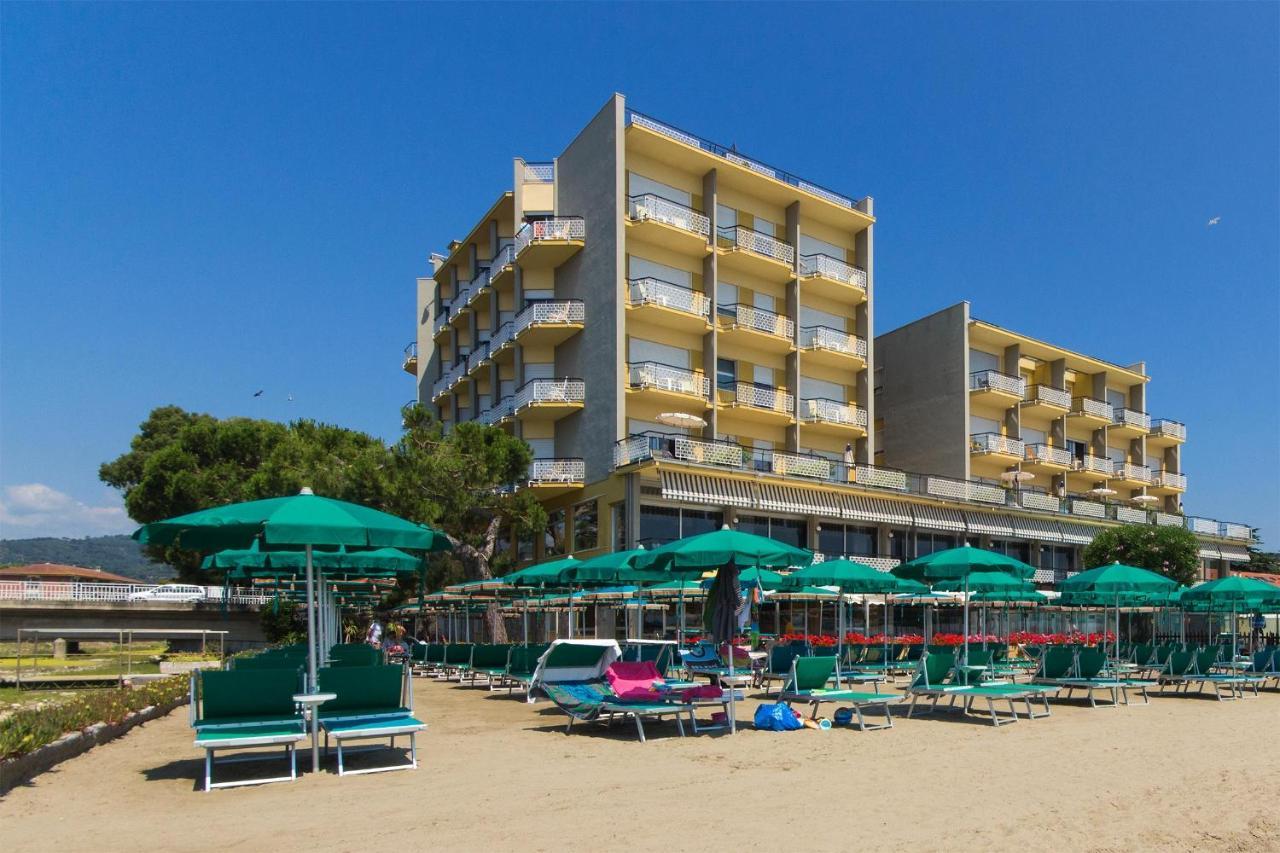 Hotel Bellevue Et Mediterranee Diano Marina Kültér fotó